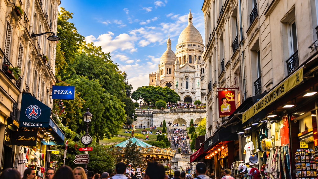 Montmartre street and Sacré-Cœur Basilica in Paris

