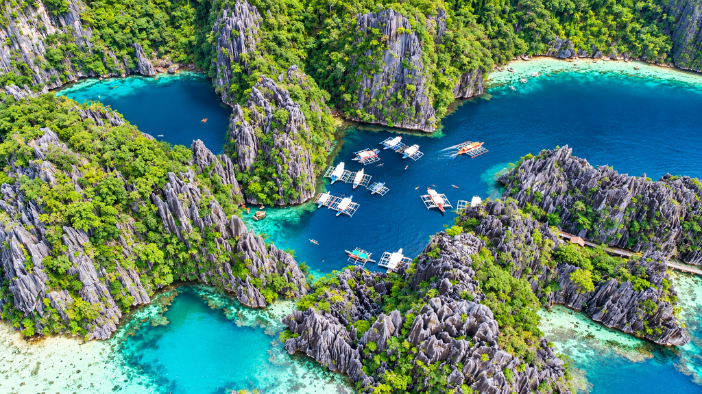 El Nido Palawan Philippines with limestone islands and turquoise water